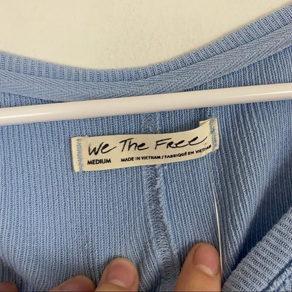 WE THE FREE light blue puff sleeve blouse - Picture 5 of 8